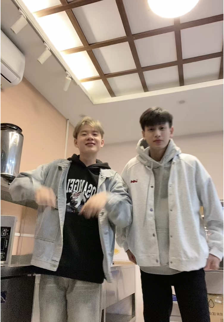 Đã cố nhịn cười🙃 #viral #fyp @Lovuong 🕸️  