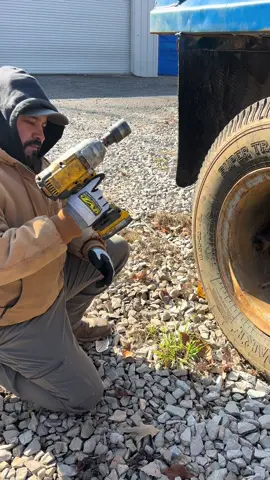 Baterías de 60 voltios dewalt , batería flex #bateriasdewalt #baterry #dewalttools #dewaltt #araujotime #araujoeldelaford #latinos #latinostiktok #eldelaford #tool #toolsofthetrade #toolstoday 