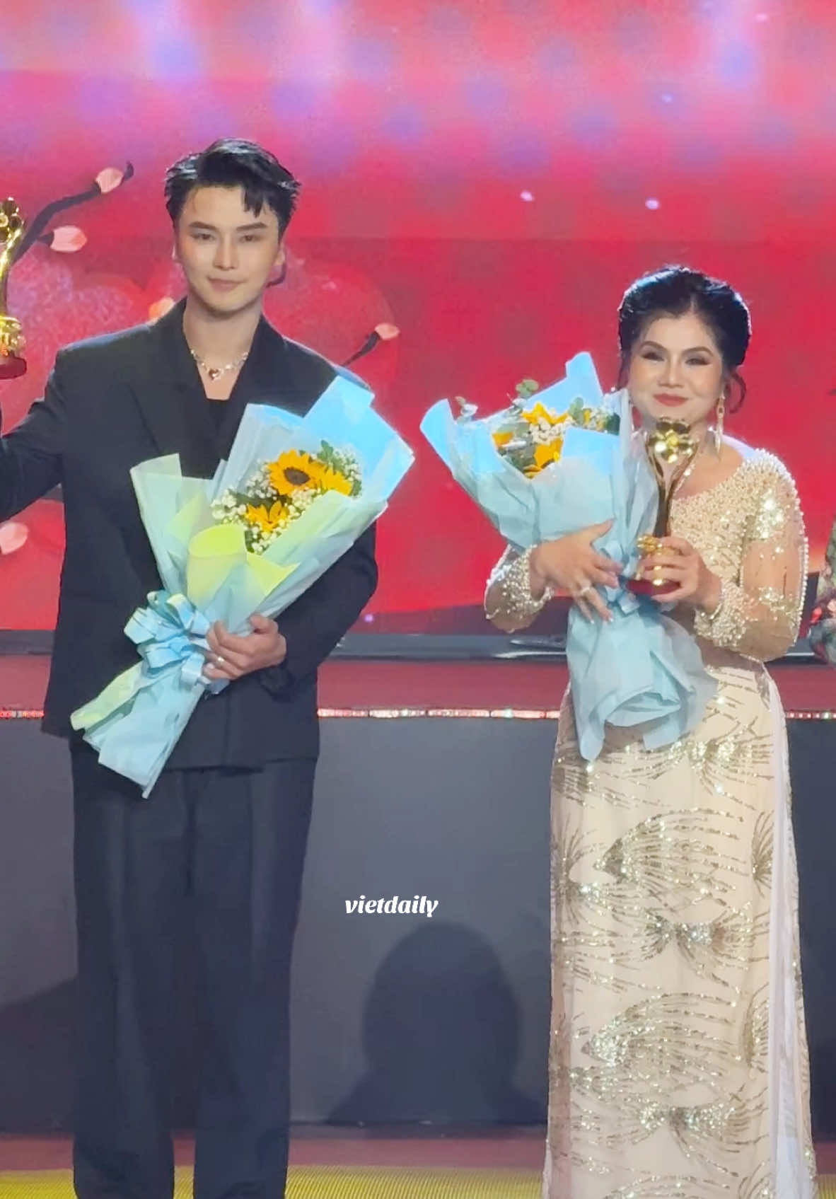 Võ Minh Lâm và Tú Sương nhận giải Mai vàng #maivang #maivang2024 #tiktokshoptet #samtetbaovui #vominhlam #tusuong 