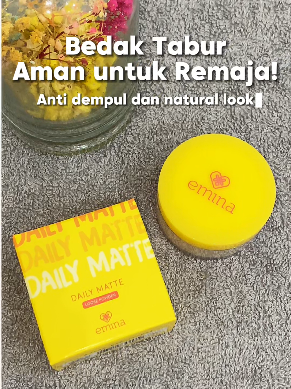 Rasakan kehalusan maksimal dan tampilan matte sempurna dengan Emina Loose Powder ringan, tahan lama, dan cocok untuk semua jenis kulit! #emina #loosepowder #bedak #teens #remaja 