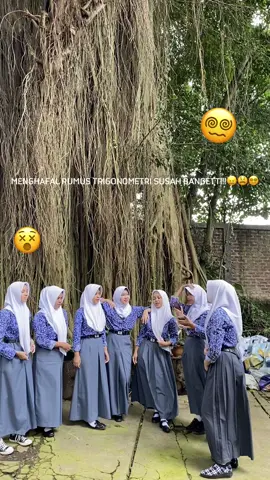 Yuk! nyanyi sambil belajar !😉😆 Menghapal rumus Trigonometri jadi lebih gampang loh! 🤩🤩  bersama kita kelompok 1 - Aisyah - Riska - Lina - Mia - Nurra -  Qirana - Gesya - Zakia #belajarbareng #belajarsambilbermain #belajarsambilbernyanyi #trigonometry #fyp