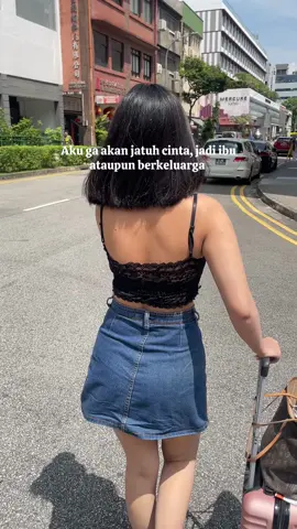 Persetan dengan cinta, manusia adalah sumber kecewa