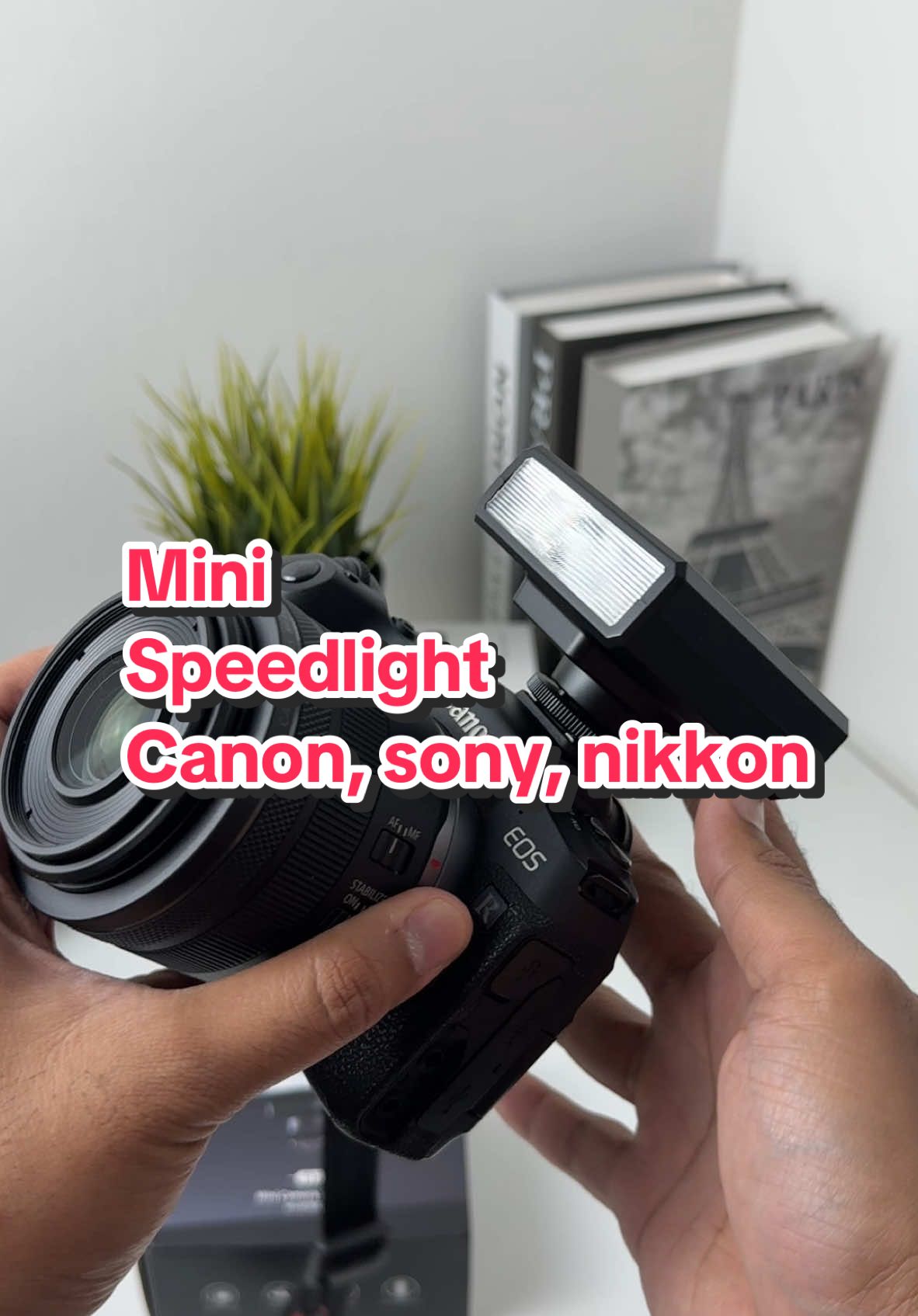 Kalau fyp, abang akan share cara nak guna, senang jer, level 1% pun dah cukup terang & gambar lebih sharp #ulanzi #ulanzilight #ulanzispeedlight #speedlight #eosr50 #canong7xmarkii #sonya6000 