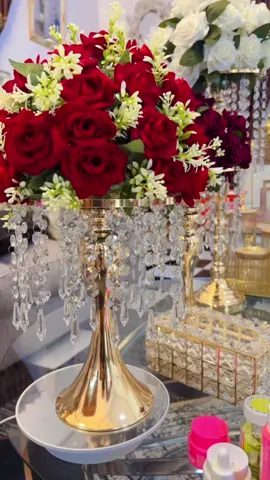 Rekomendasi vas bunga dekorasi kristal dan buket mawar,mewah bangat jdi ruangan tamu lebih menawan 🥰🌸🫶#vasbunga #vasbungaaesthetic #buket #buketmawarmerah #toples #topleslebaran #nampan 