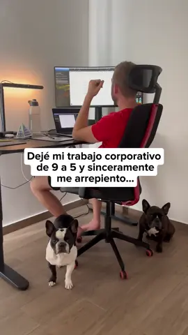 Dejé la oficina de 9 a 5 y la verdad me arrepiento... De no haberlo hecho antes. Cuando trabajaba +60 horas/semana en la típica gran corporación… Me sentía tan agotado que no iba al gimnasio y apenas salía de mi apartamento los fines de semana… Discutía constantemente con mi novia porque el dinero era una fuente de estrés... Entonces decidí que necesitaba hacer un cambio serio. Empecé a investigar oportunidades en línea... Y me encontré con este método Cierre Virtual de Ventas Invertí todo mi tiempo y dinero en desarrollar esta habilidad Ahora viajo por el mundo con mi novia mientras cierro ventas desde mi laptop Puedo darle momentos y experiencias inolvidables a mi novia y a mi madre Y ayudo a otros a desarrollar esta misma habilidad. Si quieres aprender cómo... Comenta 