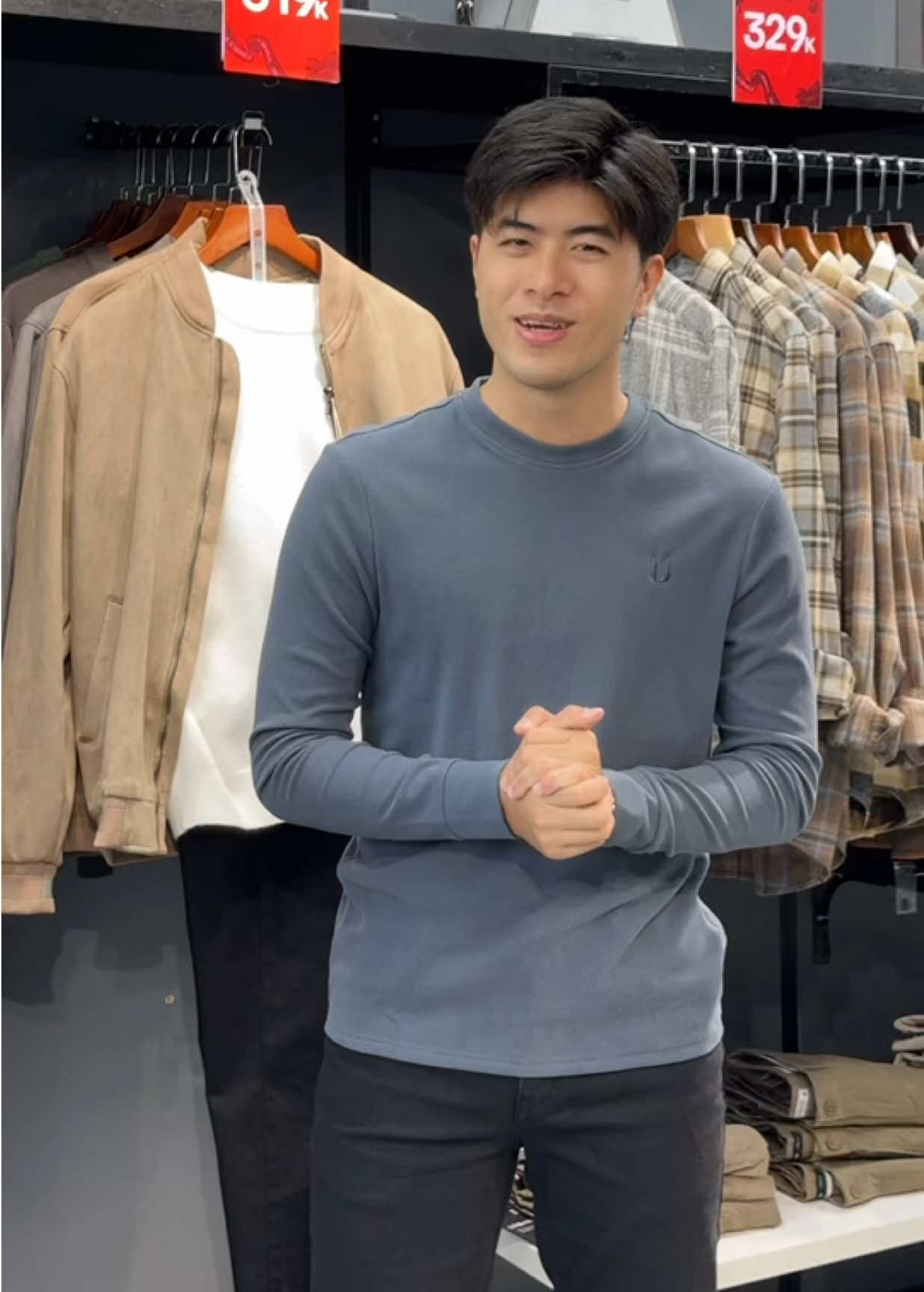 Giá quá hợp lý để anh em có thể sở hữu một chiếc áo vừa đẹp, vừa chất lượng thế này. Anh em nhanh tay, săn ngay kẻo lỡ! #saledauthang   #urbanstore #menswear #menfashion #aoni #giunhiet #aogiunhiet #thudong #nilongtho