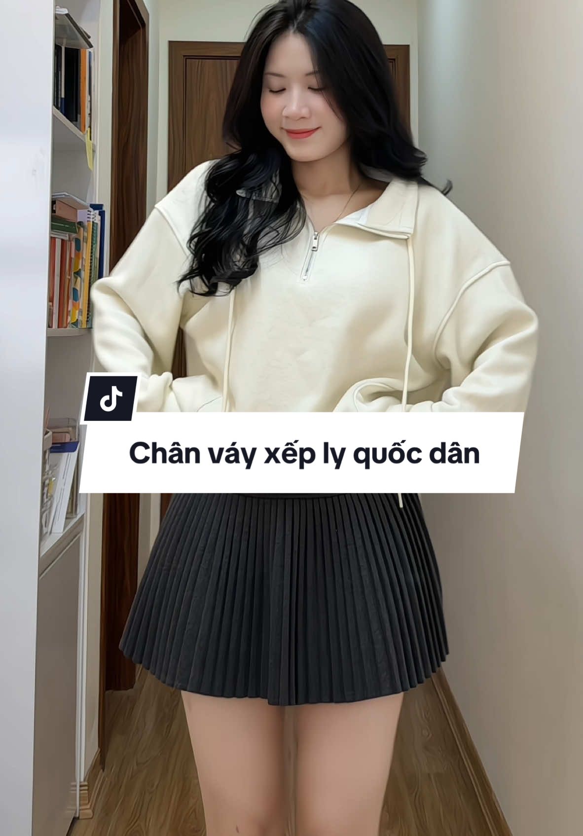 Nhất định, nhất định, nhất định phải có em chân váy này nha mấy pàaaa, sắp tết rồi đấyyy, chưa biết mix gì với áo khoác các thứ thì sắm lẹ lẹ cho tuôiii🥳🥳🥳 #xuhuong #outfitideas #outfit 