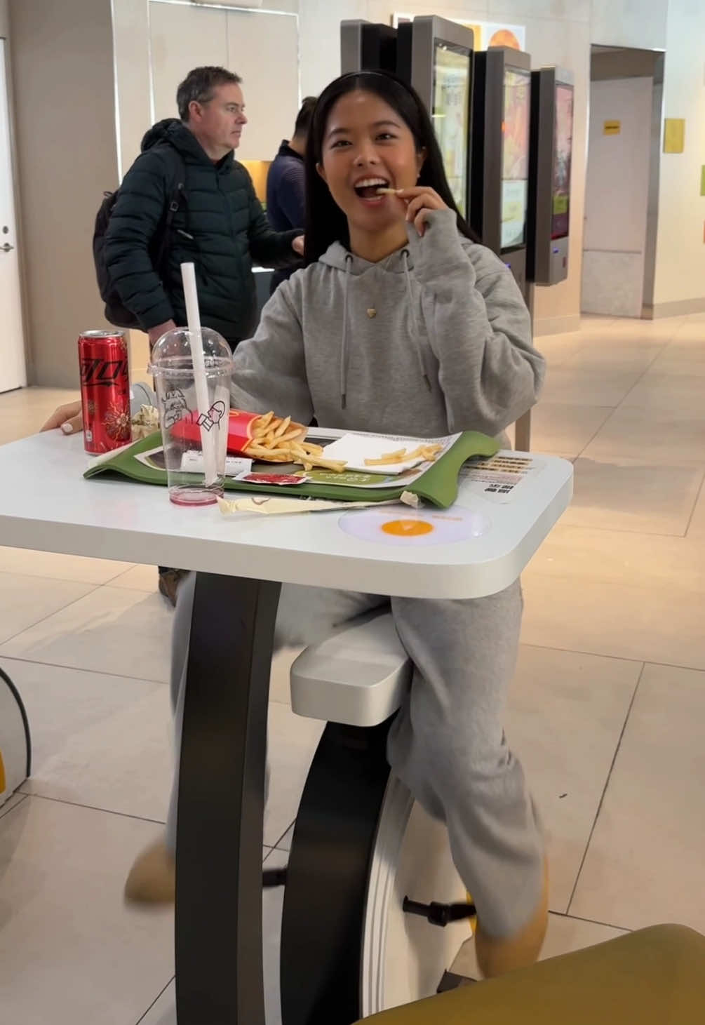 The best bicycle workout🚴‍♀️ @McDonald’s #自転車界隈 #mcdonalds 