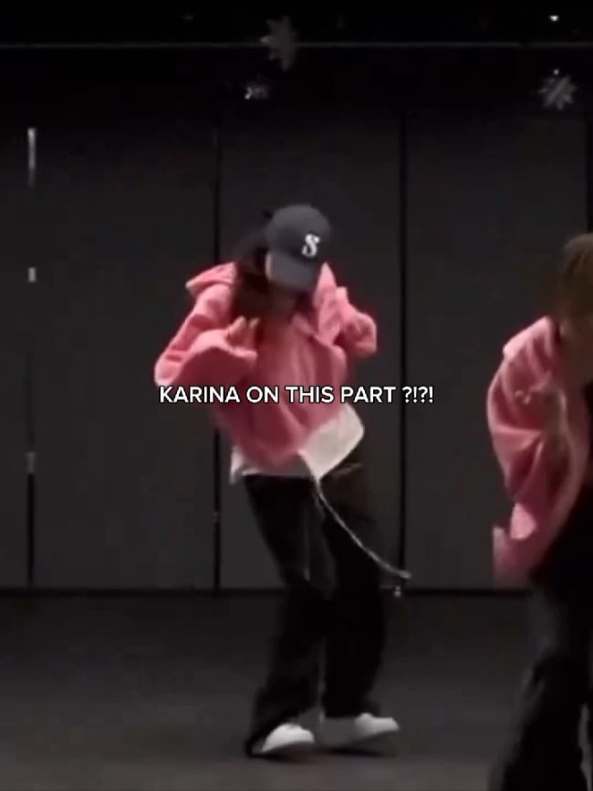 she moves so effortlessly and so satisfying to watch 😩 #karina #aespa #fyp #카리나 #에스파 #pinkhoodie 