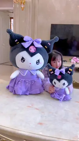 Girls really can’t refuse the cute and adorable Kuromi doll #久爱blast #gift #kuromi #plushtoy 