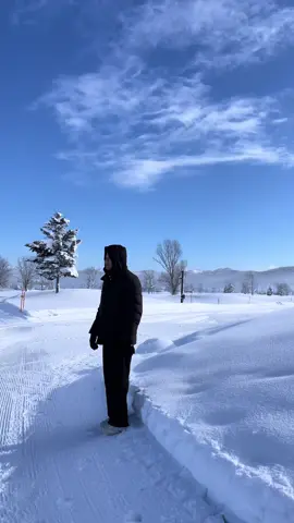 ถ้ากำลังมองหาที่เที่ยวหิมะสนุก ๆ ในฮอกไกโด ต้องมาที่ Hokkaido Bibai Snowland เลยค่ะ ❄️ ที่นี่มีกิจกรรมเพียบ ทั้งขับสโนว์โมบิล ปั่นจักรยาน หรือเล่นสไลเดอร์น้ำแข็ง สนุกกันได้ทั้งเด็กและผู้ใหญ่เลยค่ะ แถมยังบรรยากาศดี วิวสวย ถ่ายรูปได้ทุกมุม ถ้ามาฮอกไกโดช่วงหน้าหนาว ที่นี่คือที่ที่ต้องมาค่ะ *ไม่อนุญาตให้นำรูปไปใช้ก่อนได้รับอนุญาต #Sapporo #เที่ยวซัปโปโร #เที่ยวญี่ปุ่น #Hokkaido #รีวิวญี่ปุ่น #ซัปโปโร #japan #HokkaidoBibaiSnowland #เที่ยวฮอกไกโด #กิจกรรมหิมะ #WinterInJapan #Bibai #เที่ยวญี่ปุ่น