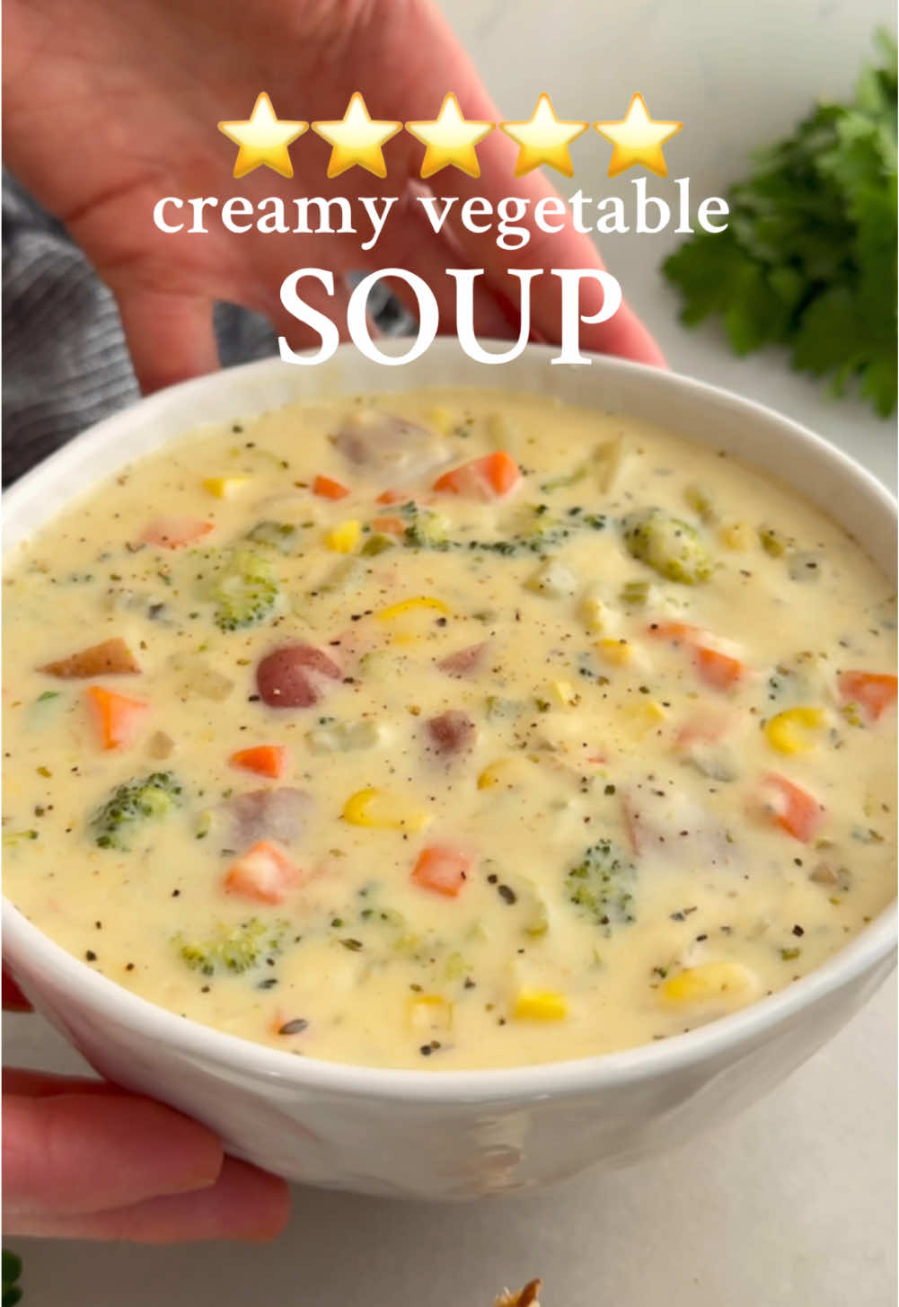 This creamy vegetable soup has been a reader favorite for years—and it’s easy to see why! 🥣✨ To get the recipe, g👀gle ‘creamy vegetable soup chelseasmessyapron’! 🙌 It’s creamy, cheesy, and packed with the best flavors and textures—a bowl of pure comfort! Swap in your favorite veggies and don’t forget some crusty buttered bread for dunking. I can’t wait to hear what you think! 😍