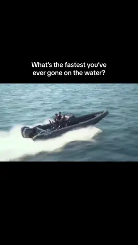 Let’s see who wins👀 #fastboat #powerboat #ribboat #fullsend #speed 
