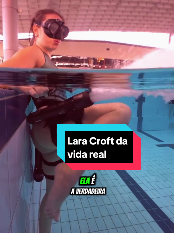 essa mergulhadora tem um equipamento para nadar muito rápido #mergulho #mar #curiosidades 