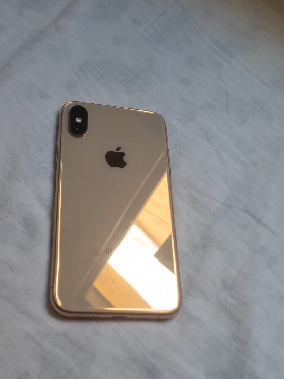 iPhone XS 🤌 #apple #iphone #glamour #mozenoficial 