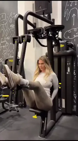 woman #fitnessmotivation #yogapants #evajoanna