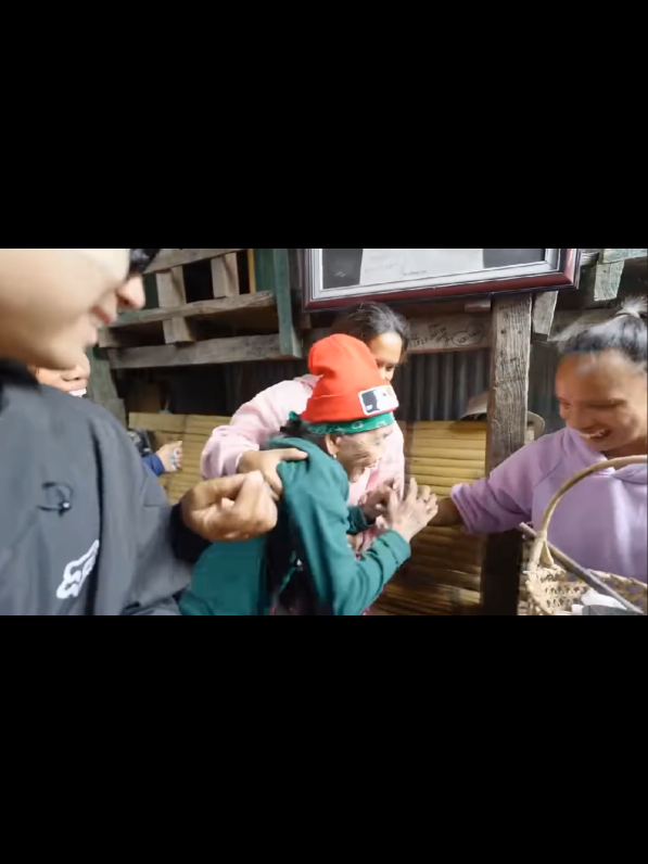 dahan dahan po pls🥺 #OngFam #apowhangodthelivinglegend #fyp #buscalan 