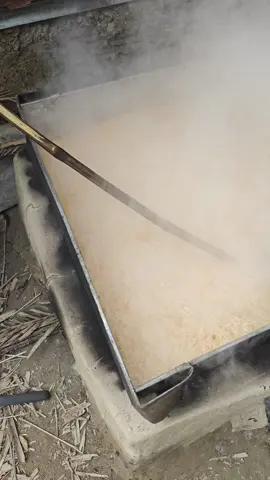 যেভাবে খেজুরের গুড় তৈরি করা হয়