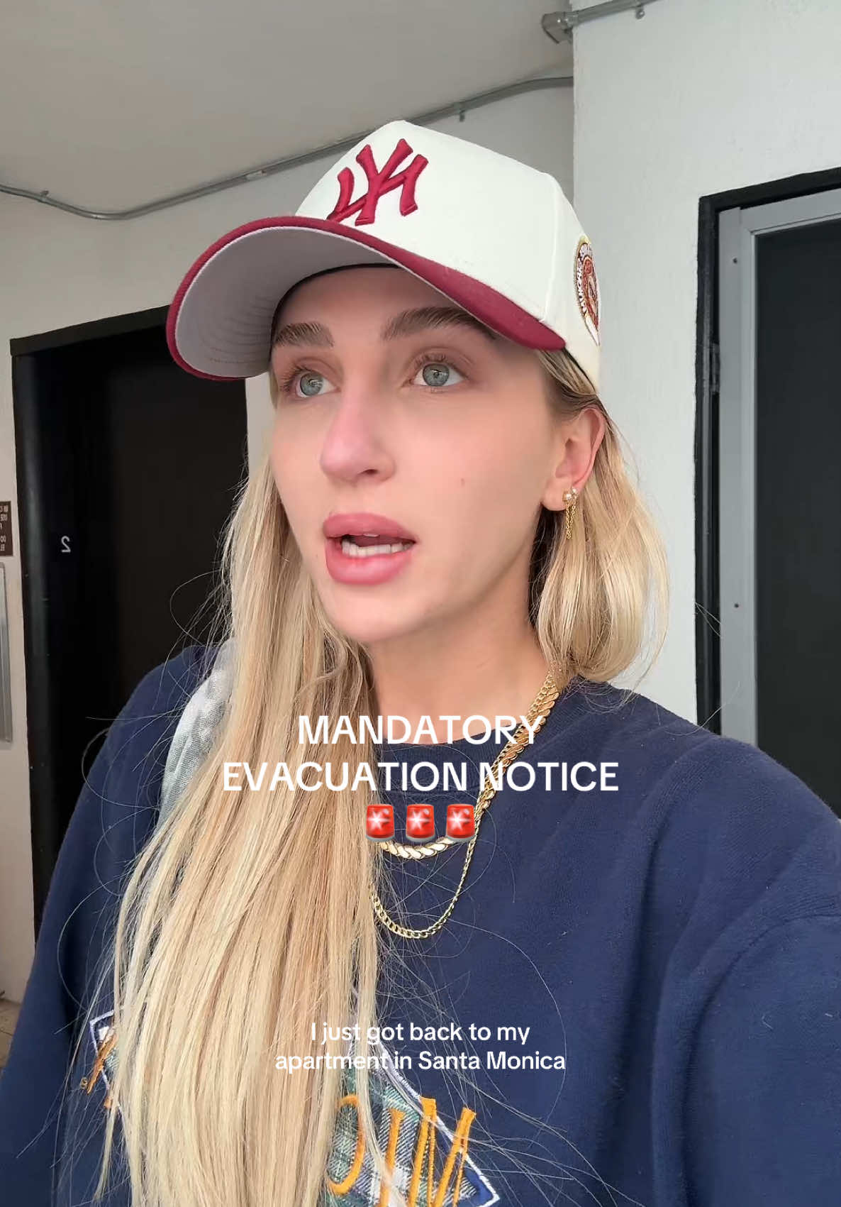 The Pacific Palisades fires are blocks away from my building. Hoping my building isn’t burnt down or completely covered in ash #lafires #losangeles #mandatoryevacuation #evacuate #santamonica 