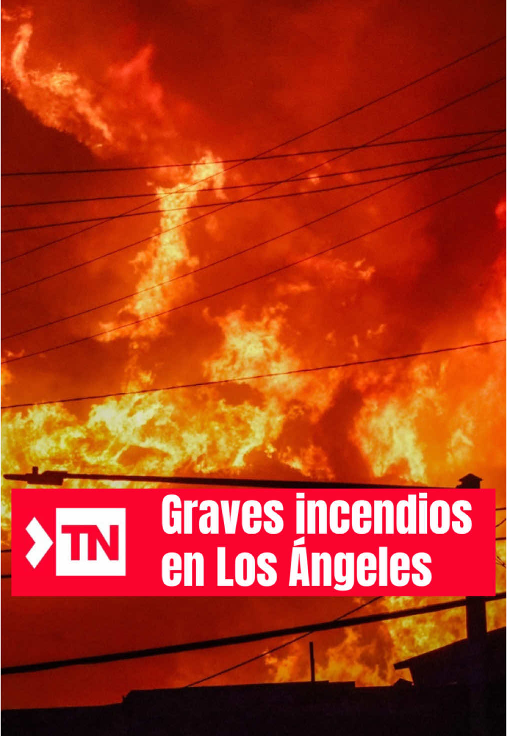 🔥 Los incendios de Los Ángeles fuerzan la evacuación de miles de personas y arrasan barrios enteros #LA #LosAngeles #California #sunsetblvd #hollywood #hollywoodhills #palisades #incendio #fuego