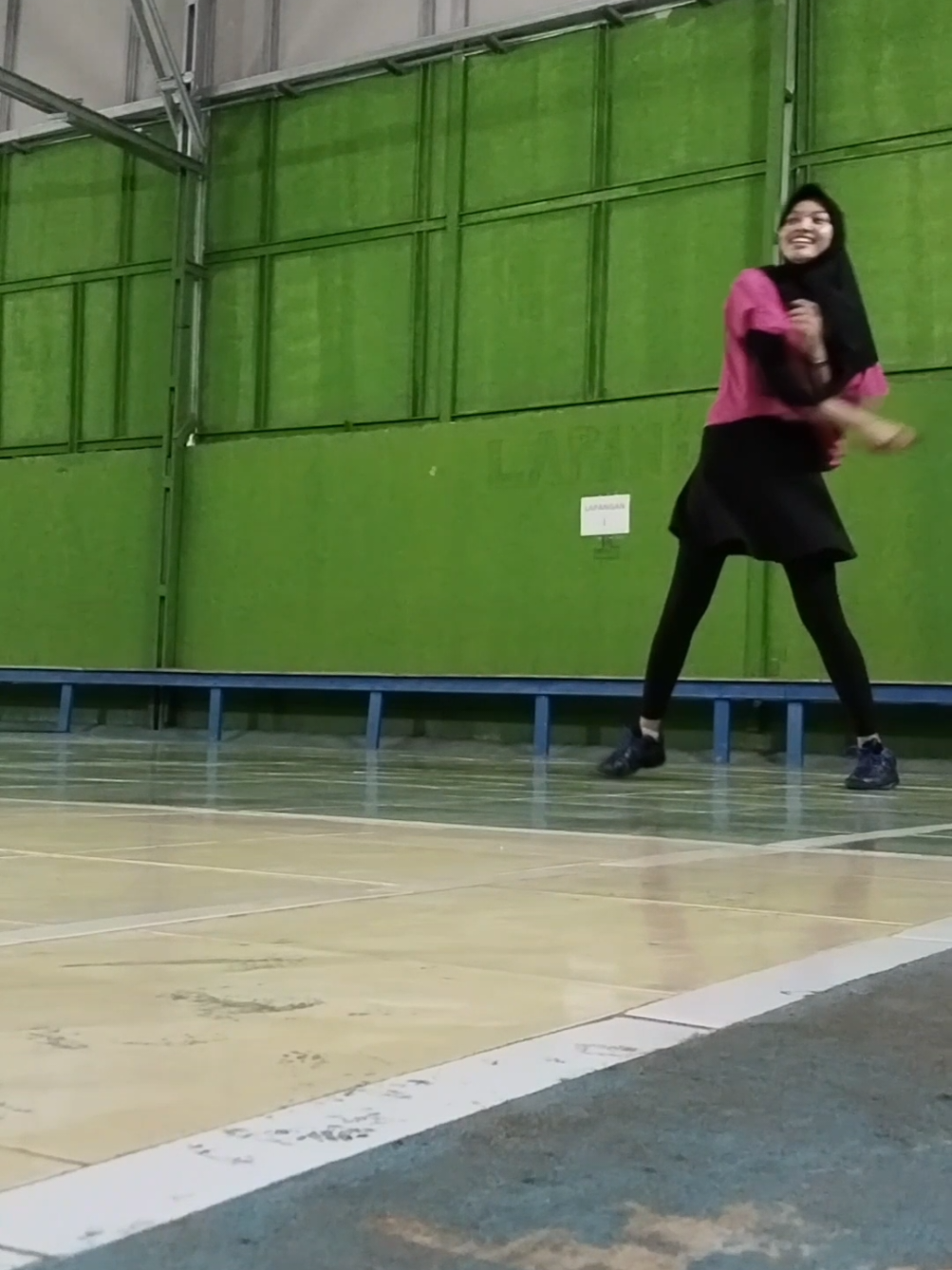 Ya cuman kegiatan ini pulang malam gak di marahin😝 #raketbadminton #badminton #badmintonplayer 