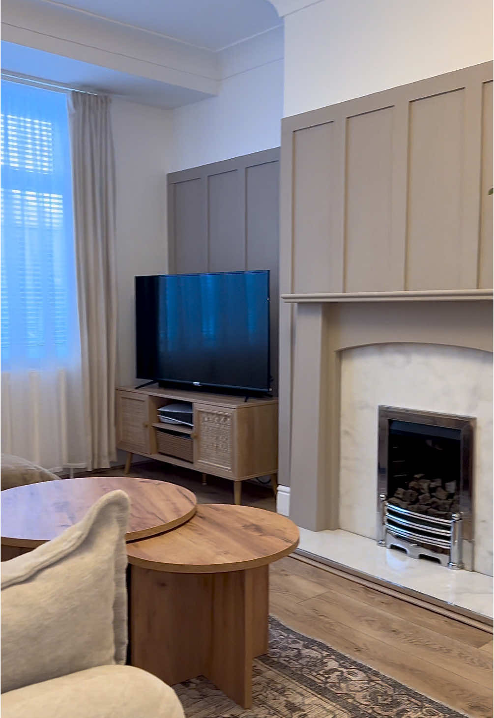 All the neutrals 🤎 Definitely my fave room to relax in, it has all the calming vibes 🥰 #livingroom #livingroominspo #neutrallivingroom #beigelivingroom #homeaesthetic #neutralhome #neutralaesthetic #foryou #homesoftiktok #timtokhome #cleanhome #momtok 