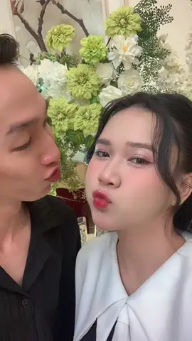 Ở đây không có captions. Ở đây chỉ có em ♥️ Vợ yêu 😘