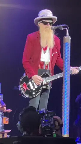 🔥the one and only🎸@ZZ Top #billygibbons #dustyhill #zztop #concerts #live #lagrange #guitarist #guitartok #80smusic #legendary #guitarriff #songs #lyrics #fy #fyp #worldtour #🎸#bluesrock @Billy F Gibbons 