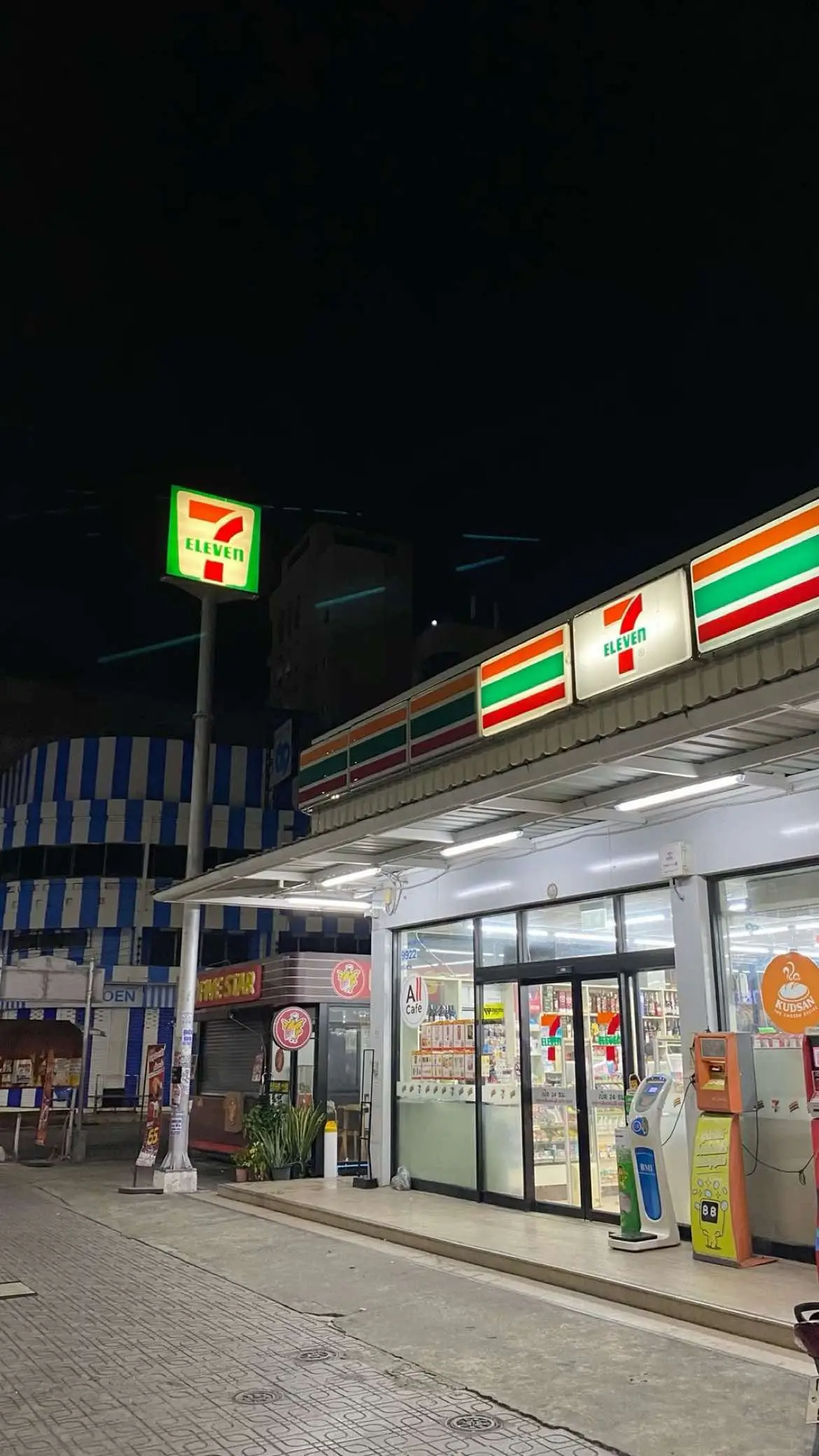 #pov #pourtoi #fyp #foryourpages #7eleven #7eleventhailand #phuket #patong #thailand #thai #thailand🇹🇭 