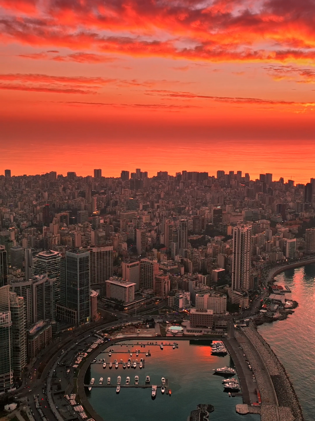 🫶🇱🇧 في أجمل من هيك غروب من بيروت؟ #lebanon #beirut #sunset #fyp #لبنان #بيروت 
