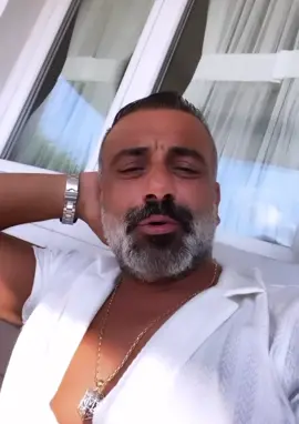 😢
