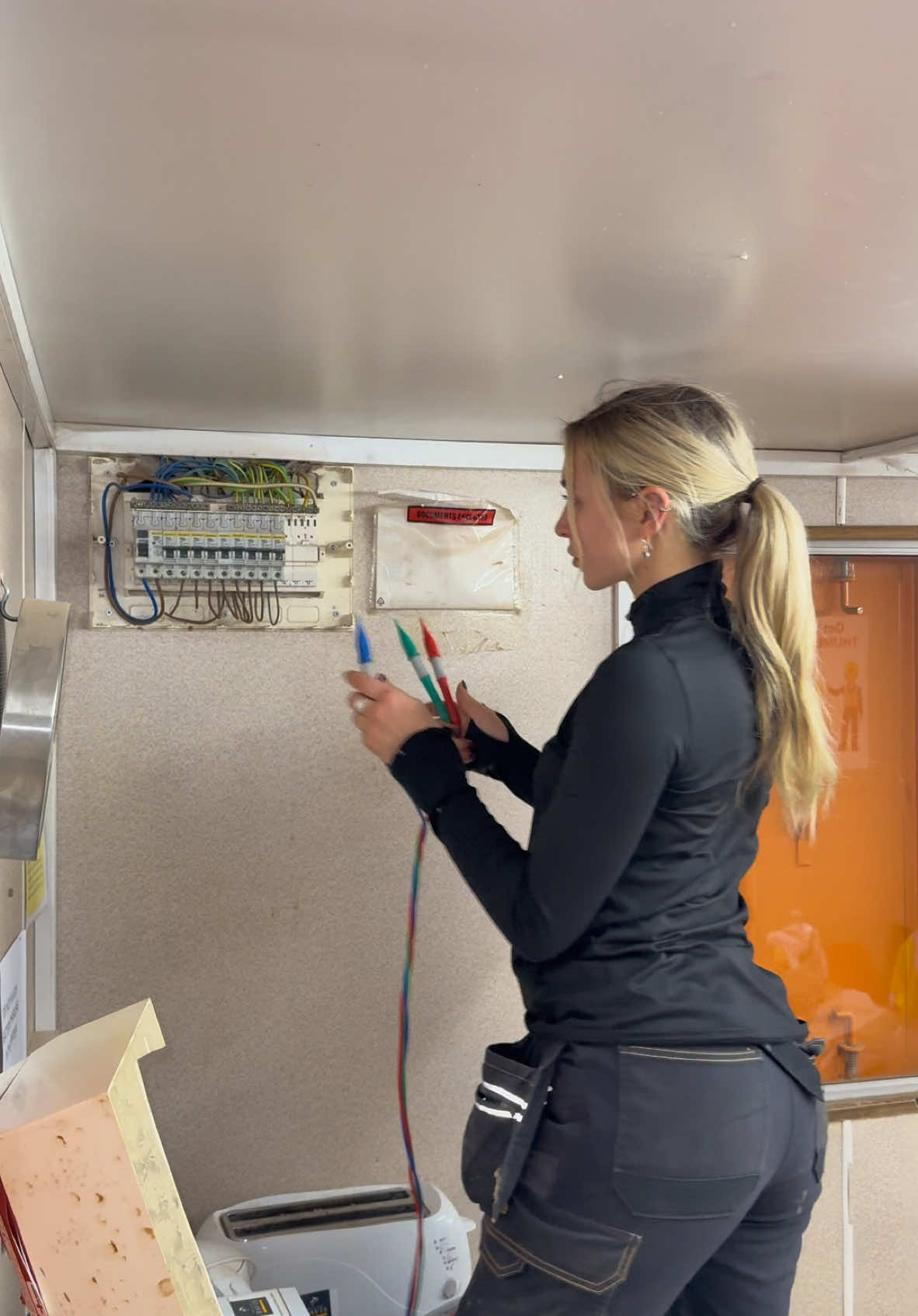 #dayinmylife #femaleelectrician #electrician #fyp 