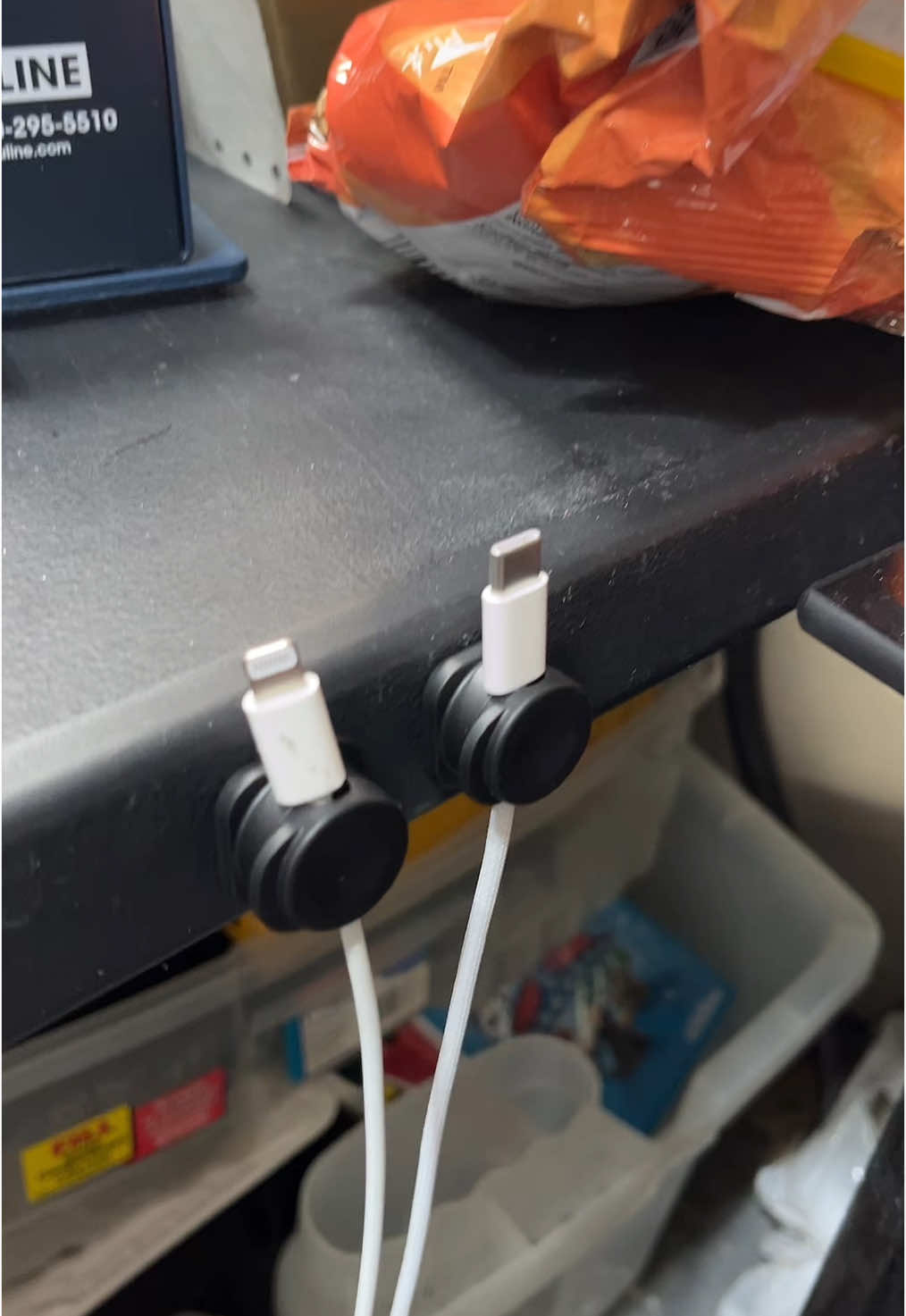 @GuMosh #magneticcableclips #chargerclips #chargers #usbc #usbcharger 