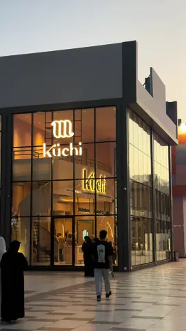 نكهة القهوة تلتقي بسحر التشمني…  لحظات لا تُقاوم مع كل رشفة ولقمة!🤯🤍 #كافيهات_جازان #كوتشي #جازان #الواجهه_البحريه #fyp #explore #jazan 