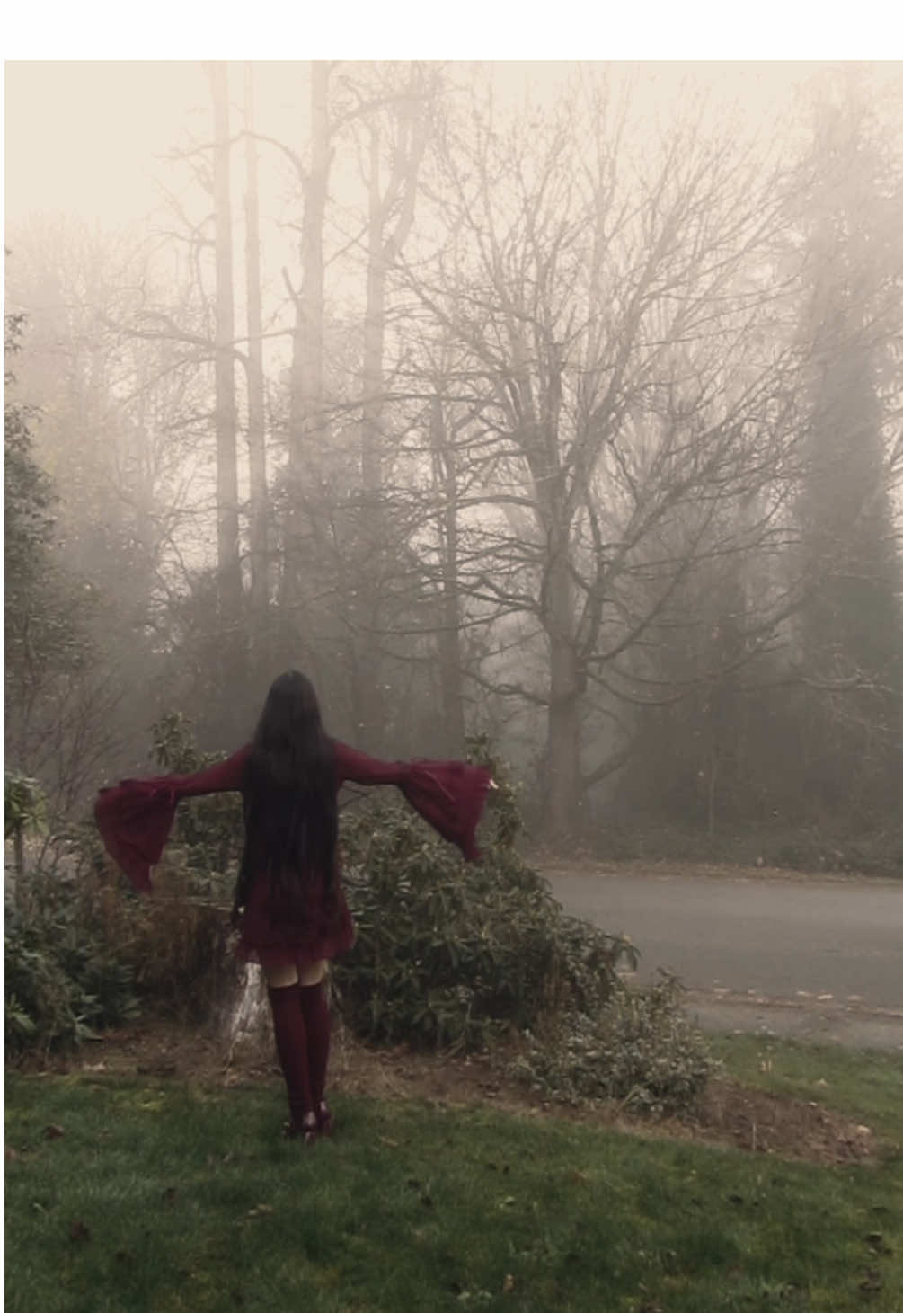 cruel world. ⊹ ࣪ ˖ #morute #princessmakana #dollcore #haunteddoll #coquette #gloomycoquette #moruteaesthetic #morute🎀🕷 #silenthill #longhair #longhairaesthetic 