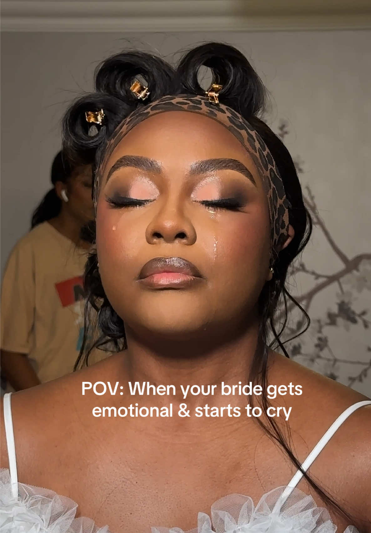What would you do if your bride starts to cry/gets teary eyed 🥹  As make up artists/wedding vendors, if we start to panic, it will add to the chaotic environment - trust me 🙃  Take the initiative, & do what you can to make it peaceful for the bride 🫶🏾 watch me as I fix my bride’s makeup! What would you do in this situation? DM or email forevergoldenmakeup@gmail.com to enquire 📩 FOLLOW @forevergoldenmakeup on Instagram ✨ . . . . #bridalmakeup #bridalmakeupartist #tearybride #weddingvendor #makeupartist #weddingstory #fyp #explore #weddingstorytime #tears #forevergolden #forevergoldenmakeup #shyanhazel