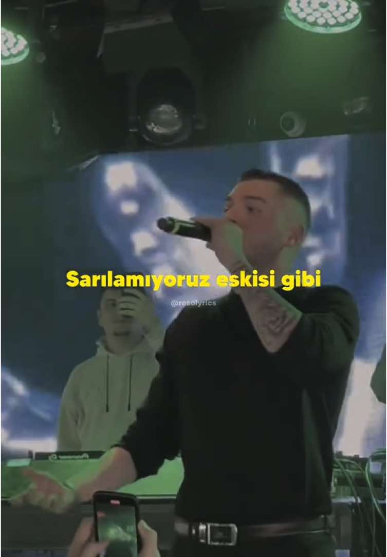 Yaşadıklarımız anılara dönüştü…#blok3 #eskisigibi #resolyrics