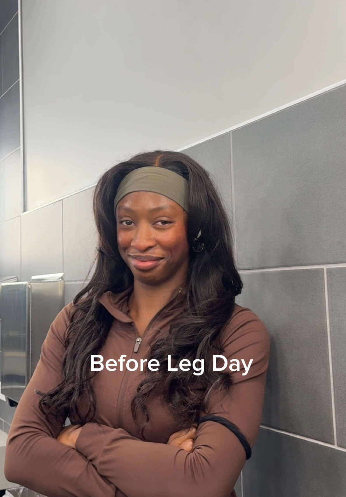 Like I was seeing stars y’all! Leg day showed me something alright 😭😭  #gymhumor #workoutmotivation #gym #gymmotivation @Women‘s Best  @Oner Active @Gymshark Women 