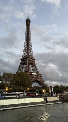 #paris #eiffeltower 