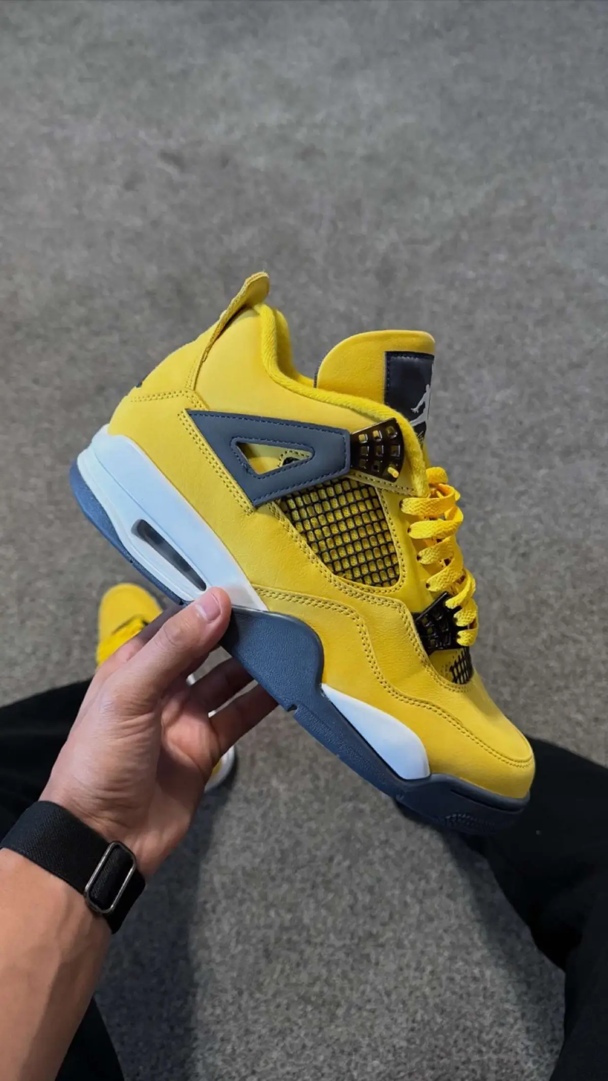 #Wdywt #kotd #Sneakerhead #Igsneakercommunity#Solecollector #sneakernews #sneakerfiles #kickstagram#kicksonfire #kicksgenius #jordan #nike #complexkicks#hypebeast #DailySole #sneakeraddict #Nicekicks #Niketalk#teamreshoevn8r #shoes #sneakers #jordan4 #retro4 #lightning4s 