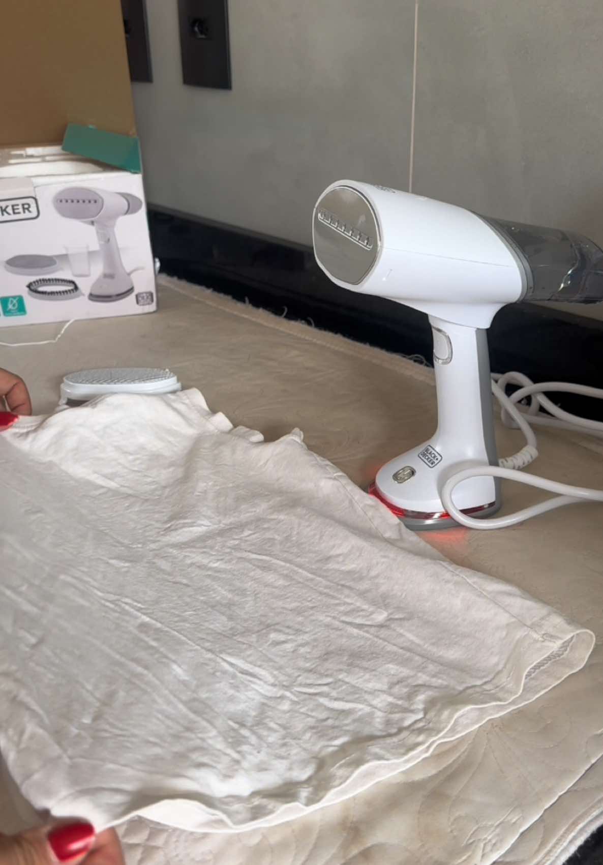 Gente é MUITOOOOO bom!!!!  Ferro a vapor  Black + Decker  Stream e Flip  BDV3000  Vaporizador 3 em 1  Comenta eu quero que te envio o link 🥰🥰 #blackedecker #vaporizadorblackdecker #vaporizador #ferroavapor #ferrodepassar #ferro #passarroupa #lavanderia 