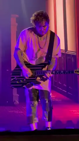 solo guitar bat country #a7x #avengedsevenfoldfamily #avengedsevenfold #syn 