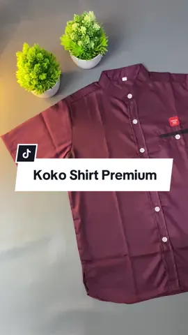 Tampil serasi dan elegan dengan baju koko couple warna burgundy yang memancarkan kesan mewah dan modern. #ramadhan2025 #lebaran2025 #bajumuslim #bajukokomodern #burgundy #bajukokocouple 