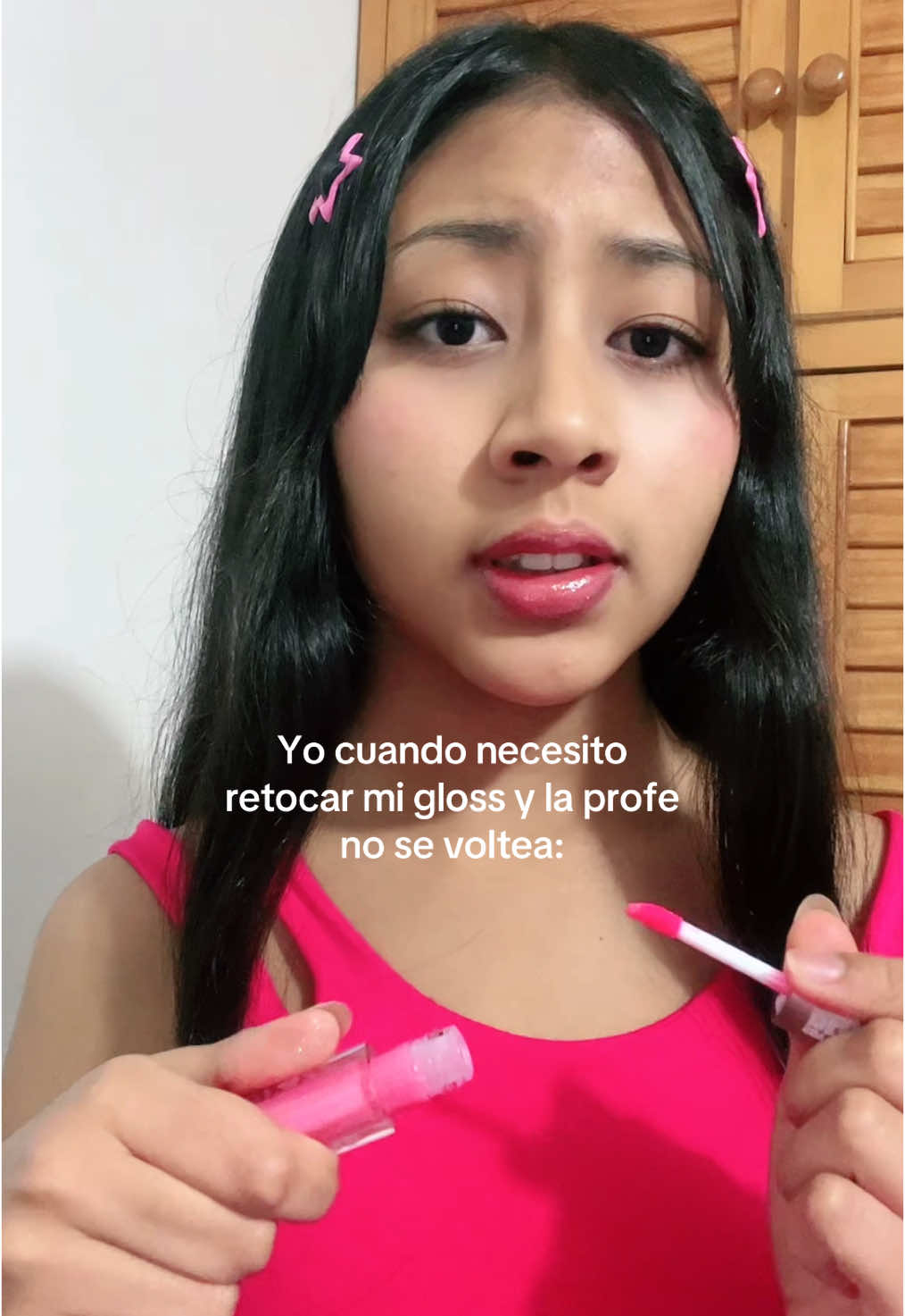 Es que retocar el gloss es una necesidad💋 #beautycamii #gl #school cc: a la de mi fyp 🫶🏻
