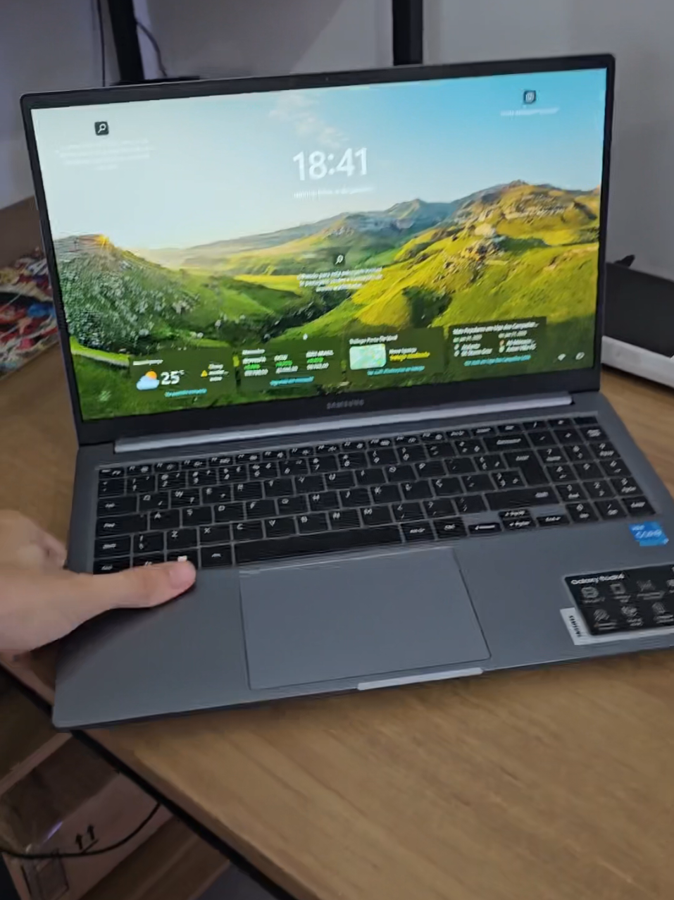Samsung representou  . . . . . . . #galaxy #galaxybook #samsung #notebook #barato #review #galaxybook4 