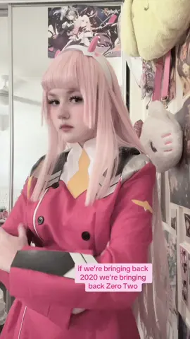 #Zerotwo || fun fact this was my first cosplay ever i just haven’t posted it on here 🙈 also sorry for not posting in a while i got sun burnt and it hurt 😕😕 #fyp #cosplay #2020 #darlinginthefranxx #zerotwocosplay 