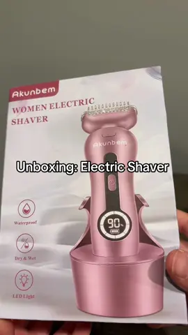 #women #electric #eletricshaver #shaver #bikinibabe #bikiniprep #bikinline #hair #hairshave #shave 