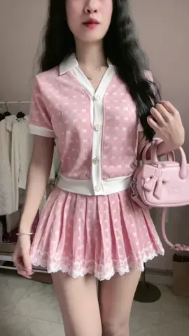 Lên set mặc tết cho bà nào thích tone hồng nè🥰#mona #xuhuongtiktok #xuhuong #outfitideas 