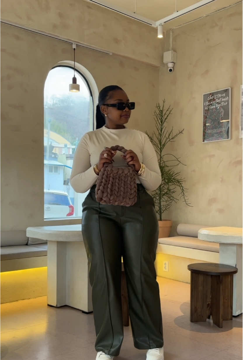 Keeping it simple, but with a touch of extra. ✨  #SouthAfricanStyle #FashionInKorea #SAinKorea #BlackAndBold #StyleOnPoint #OOTD #Fashionista #KoreanFashion #AfricaToTheWorld #StyleInspo #KoreaFashion #FashionGoals #BlackBeauty #StreetStyle #SouthAfricanFashion #FashionInfluencer #InspoForDays #capcut #CapCut #vaaltiktok 