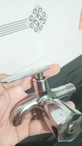 Củ sen tắm tay bằng, kết hợp được với sen nhựa , sen inox và sen tăng áp , củ sen 1 đường nước lạnh , chân ren 21 